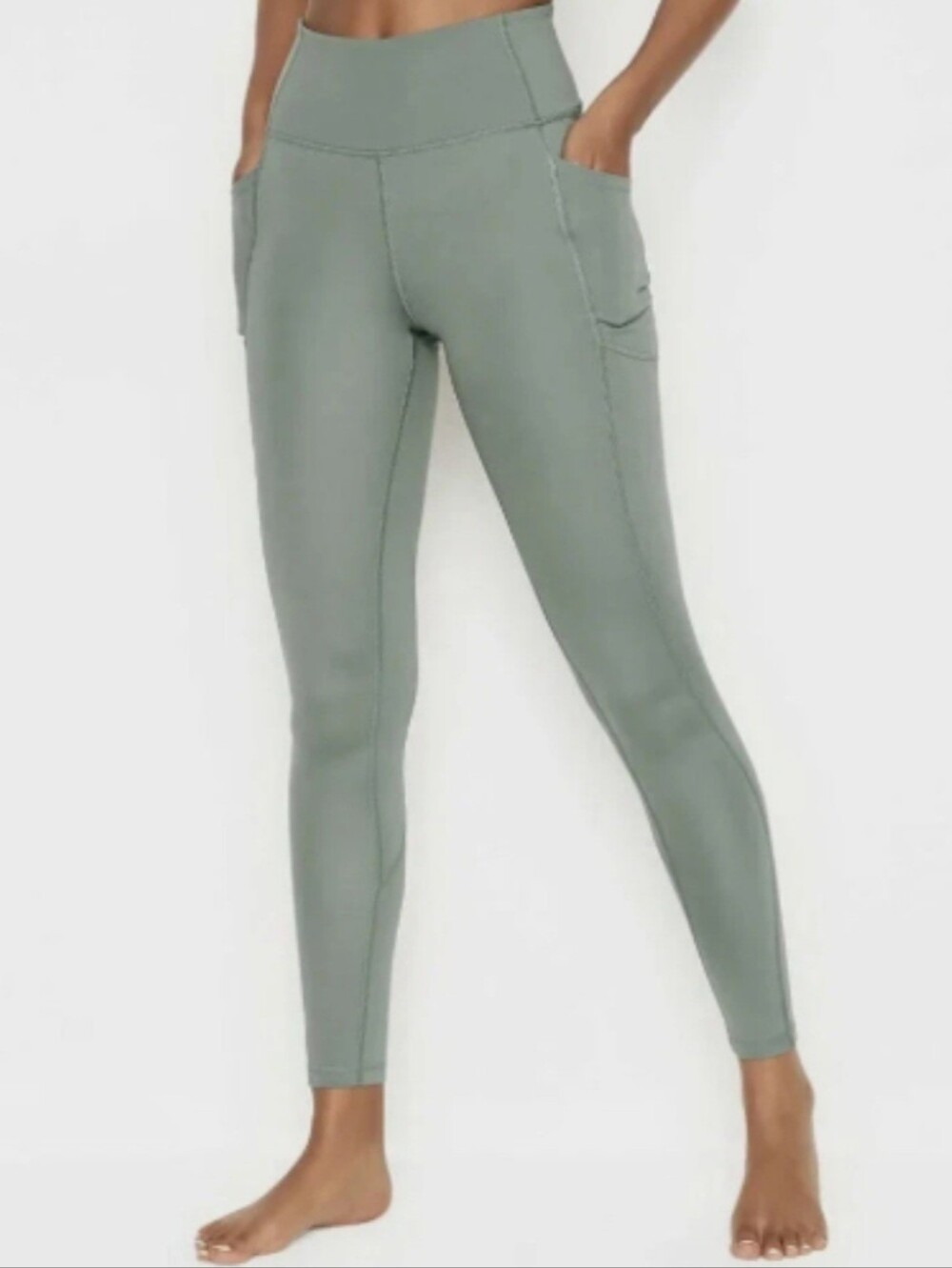 Victoria's Secret On Point Flow High-Waisted Yoga Leggings